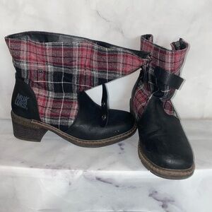 Muk Luks boots side strap with snap and zipper front .